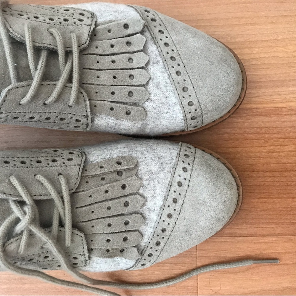 TOMS Brogue Desert Taupe Suede/Wool Kiltie Oxford - Picture 3 of 8